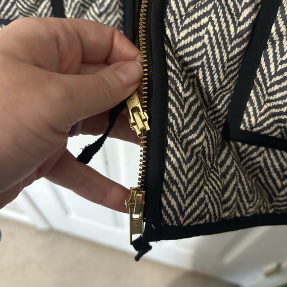 J. Crew Excursion puffer vest herringbone pattern Quilted Size XL Black/Cream - Picture 7 of 10